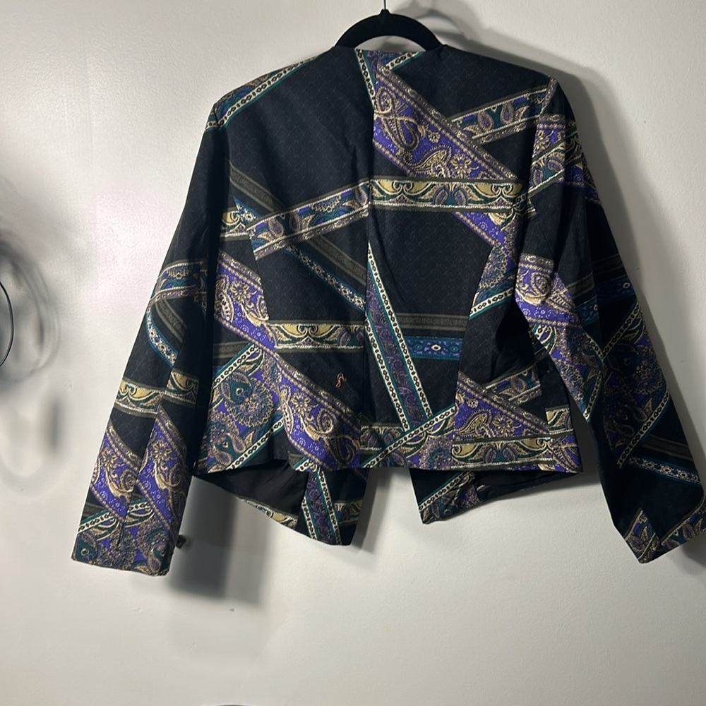 Black Geometric Patterned Blazer - image 3